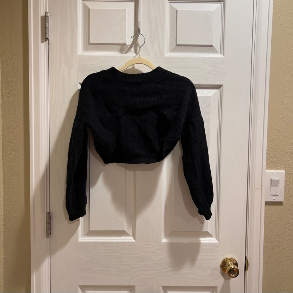 Yesstyle Black Cropped Shrug